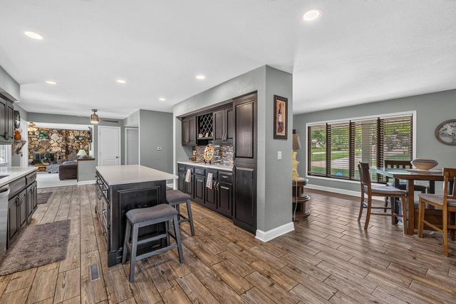 9301 S Sherwood DRIVE, Franklin, WI 53132
