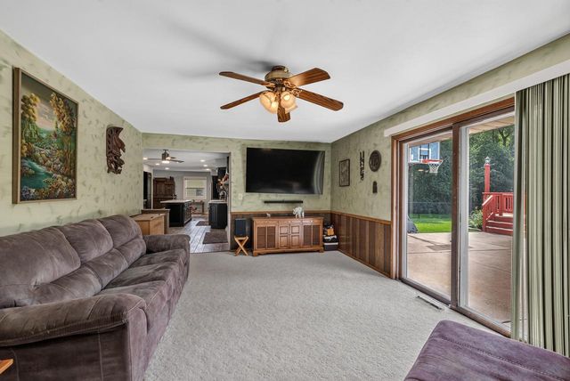 9301 S Sherwood DRIVE, Franklin, WI 53132