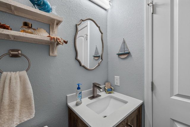 9301 S Sherwood DRIVE, Franklin, WI 53132