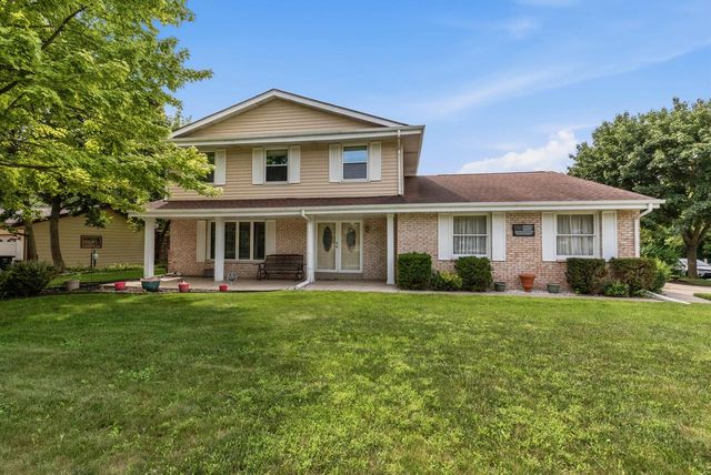 9301 S Sherwood DRIVE, Franklin, WI 53132
