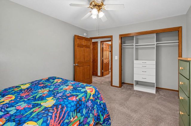 9301 S Sherwood DRIVE, Franklin, WI 53132