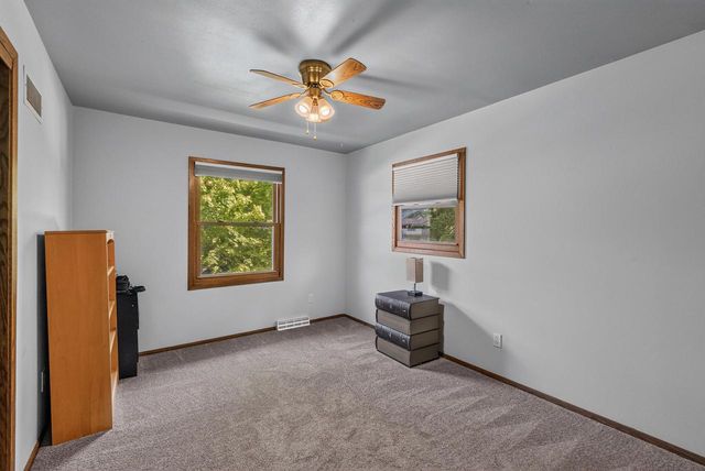 9301 S Sherwood DRIVE, Franklin, WI 53132