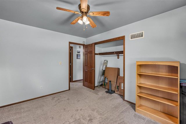 9301 S Sherwood DRIVE, Franklin, WI 53132