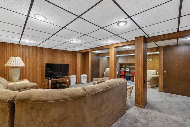 9301 S Sherwood DRIVE, Franklin, WI 53132