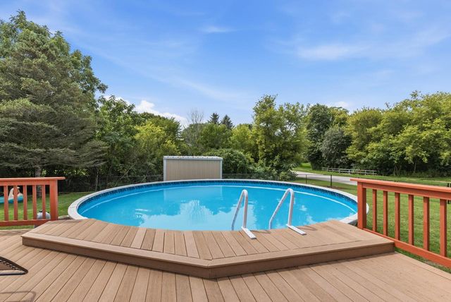 9301 S Sherwood DRIVE, Franklin, WI 53132