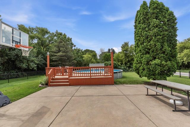 9301 S Sherwood DRIVE, Franklin, WI 53132