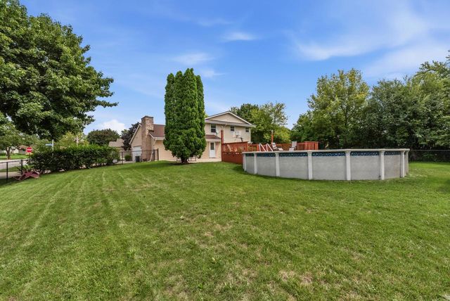 9301 S Sherwood DRIVE, Franklin, WI 53132