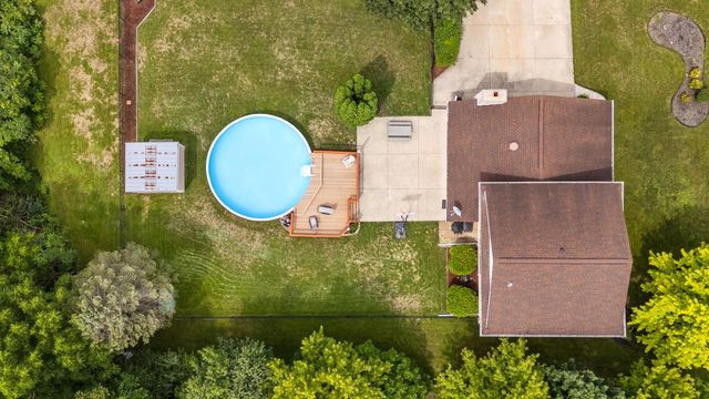 9301 S Sherwood DRIVE, Franklin, WI 53132