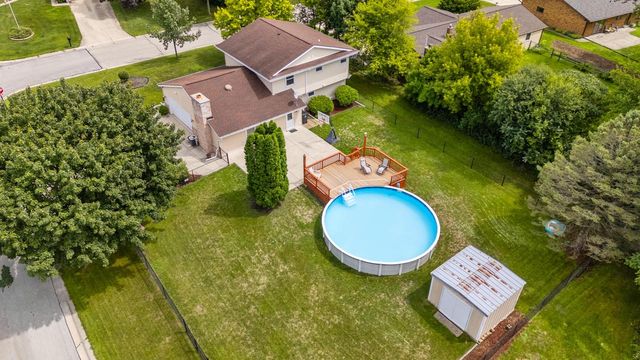 9301 S Sherwood DRIVE, Franklin, WI 53132