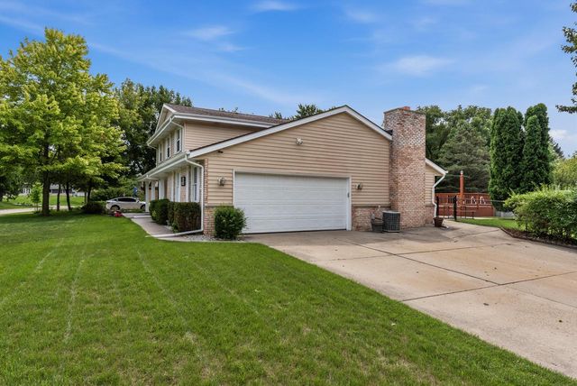 9301 S Sherwood DRIVE, Franklin, WI 53132