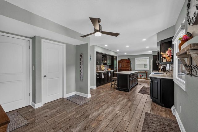 9301 S Sherwood DRIVE, Franklin, WI 53132