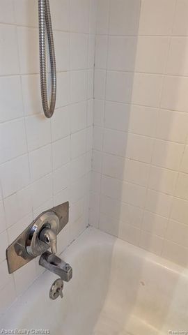 18285 Deering Street, Livonia, MI 48152