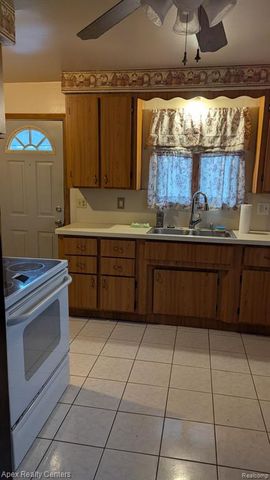 18285 Deering Street, Livonia, MI 48152