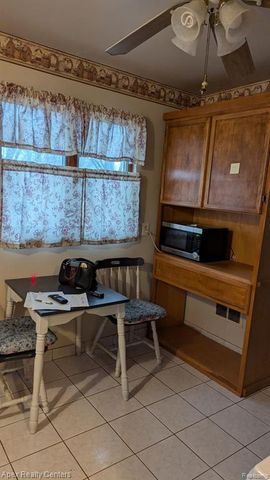 18285 Deering Street, Livonia, MI 48152