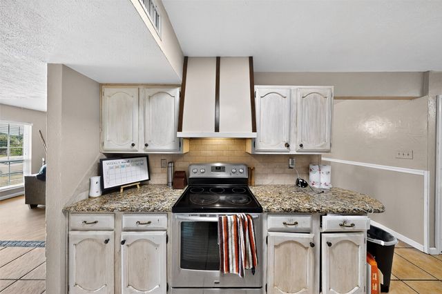 5588 Squires Drive, The Colony, TX 75056