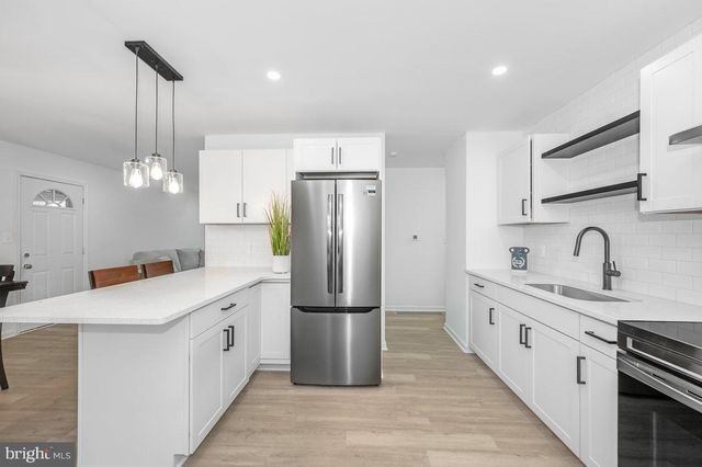 1049 CARROLL HEIGHTS BLVD, Hagerstown, MD 21742