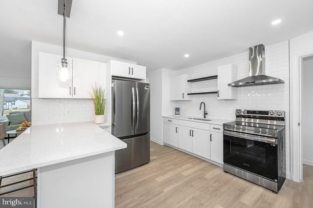 1049 CARROLL HEIGHTS BLVD, Hagerstown, MD 21742