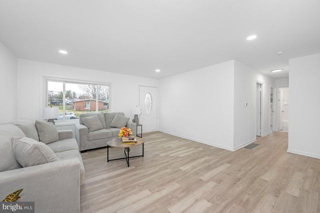 1049 CARROLL HEIGHTS BLVD, Hagerstown, MD 21742