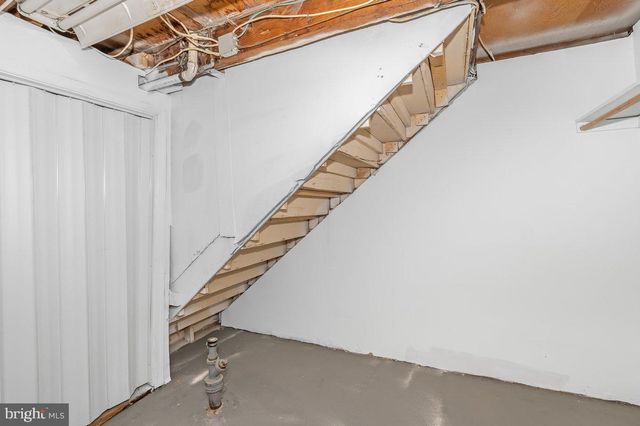 1049 CARROLL HEIGHTS BLVD, Hagerstown, MD 21742