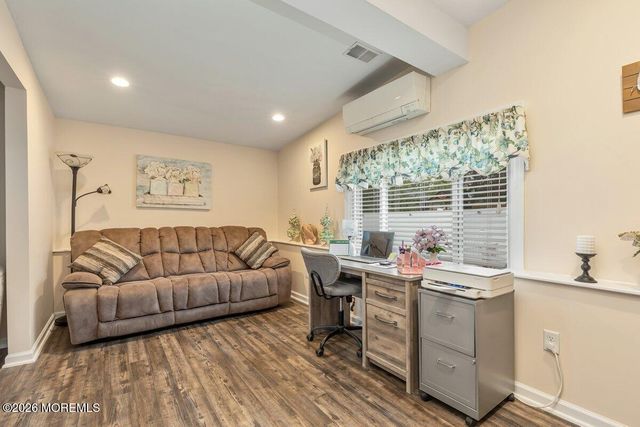 13 Roland Place, Hazlet, NJ 07730