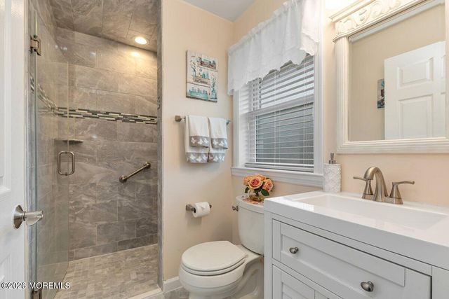 13 Roland Place, Hazlet, NJ 07730