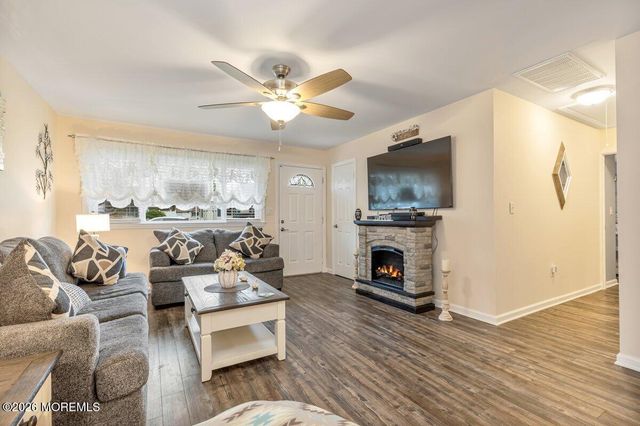 13 Roland Place, Hazlet, NJ 07730