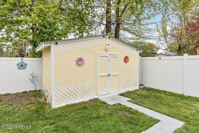 13 Roland Place, Hazlet, NJ 07730