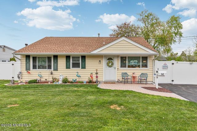 13 Roland Place, Hazlet, NJ 07730