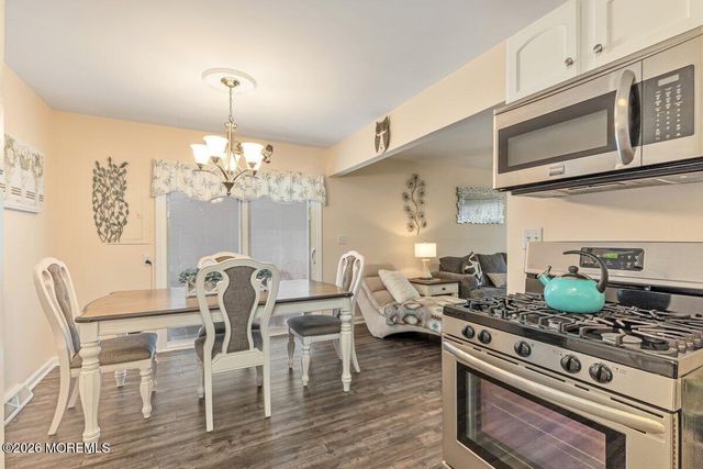 13 Roland Place, Hazlet, NJ 07730
