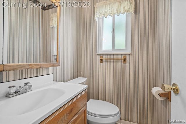 24208 Cambridge Street, Trenton, MI 48183