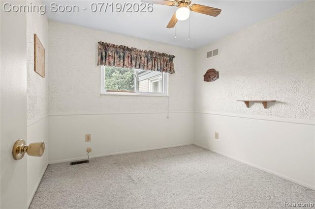 24208 Cambridge Street, Trenton, MI 48183