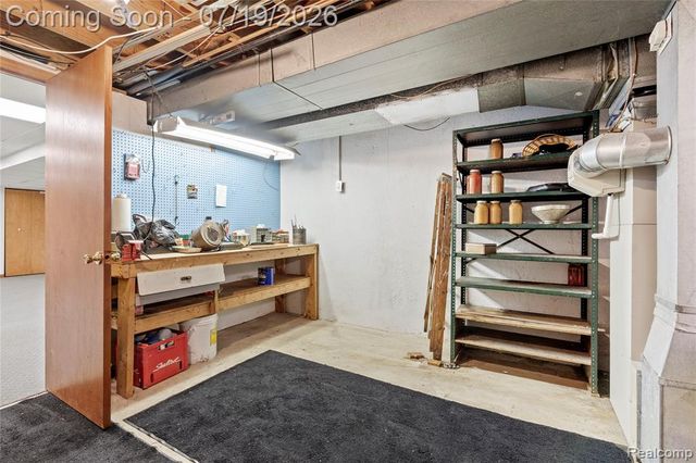 24208 Cambridge Street, Trenton, MI 48183