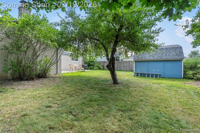 24208 Cambridge Street, Trenton, MI 48183