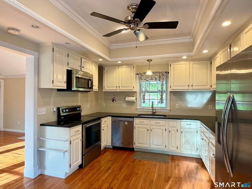 30 Twilight Lane, Brookfield, CT 06804