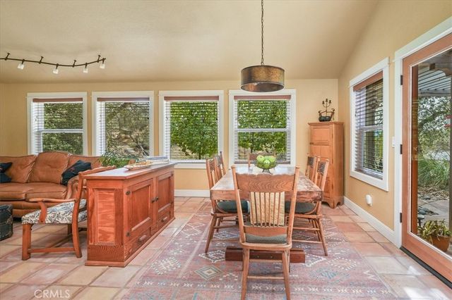 43656 Crystal Cave Circle, Coarsegold, CA 93614