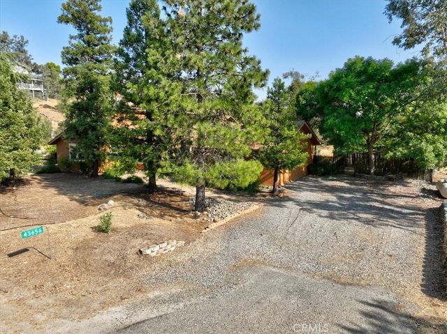 43656 Crystal Cave Circle, Coarsegold, CA 93614