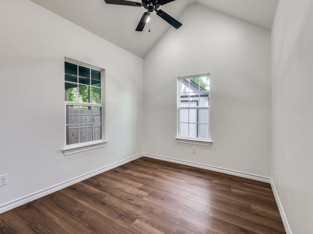 2904 8th Avenue, Fort Worth, TX 76110