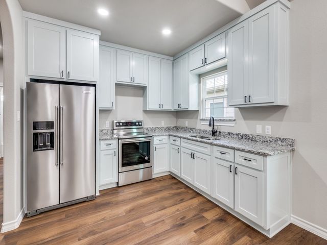 2904 8th Avenue, Fort Worth, TX 76110
