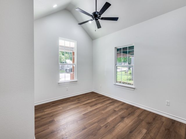 2904 8th Avenue, Fort Worth, TX 76110