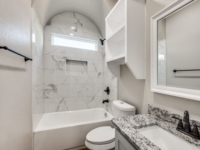 2904 8th Avenue, Fort Worth, TX 76110
