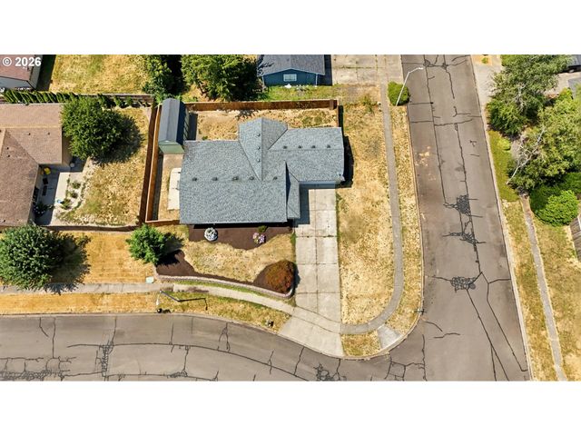 1805 N LIBRA St, Newberg, OR 97132