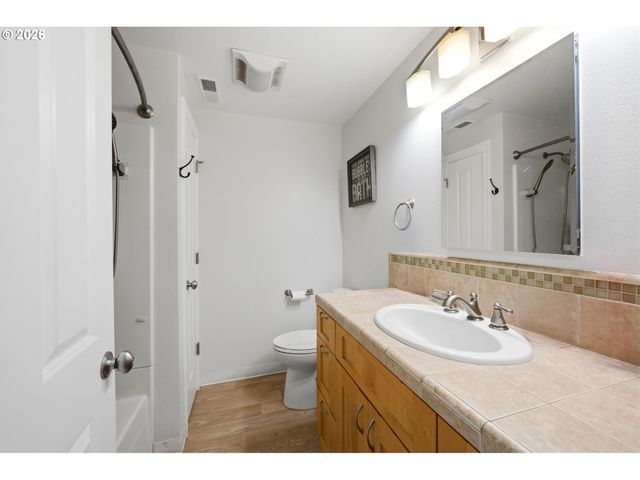 1805 N LIBRA St, Newberg, OR 97132