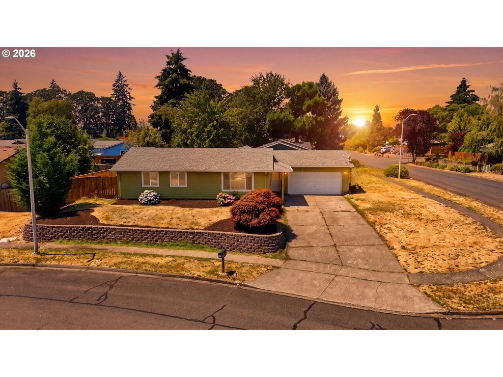 1805 N LIBRA St, Newberg, OR 97132