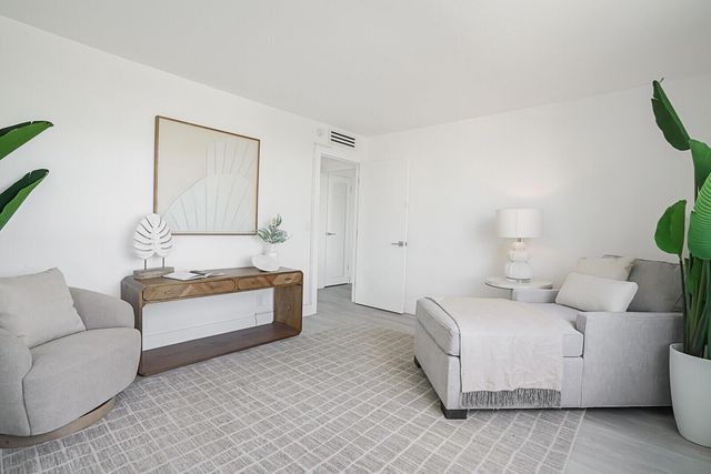 354 Chilean Avenue 4d, Palm Beach, FL 33480