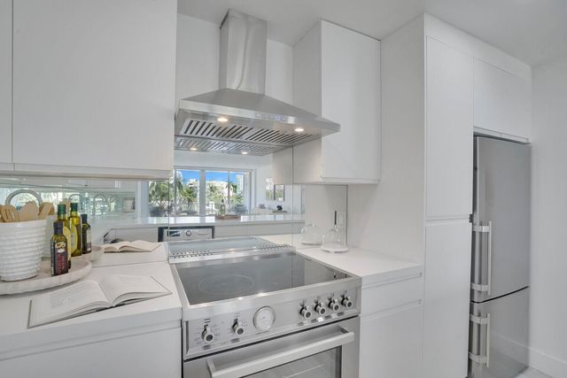 354 Chilean Avenue 4d, Palm Beach, FL 33480