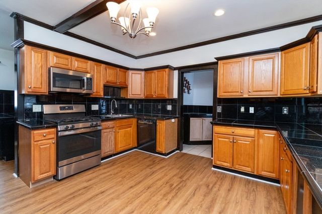 527 North Warren, Brockton, MA 02301