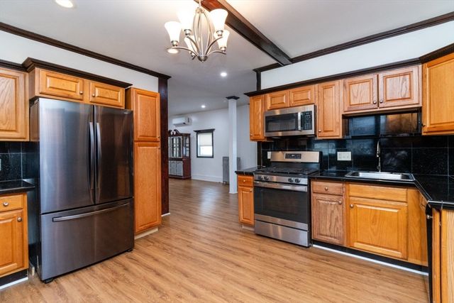 527 North Warren, Brockton, MA 02301