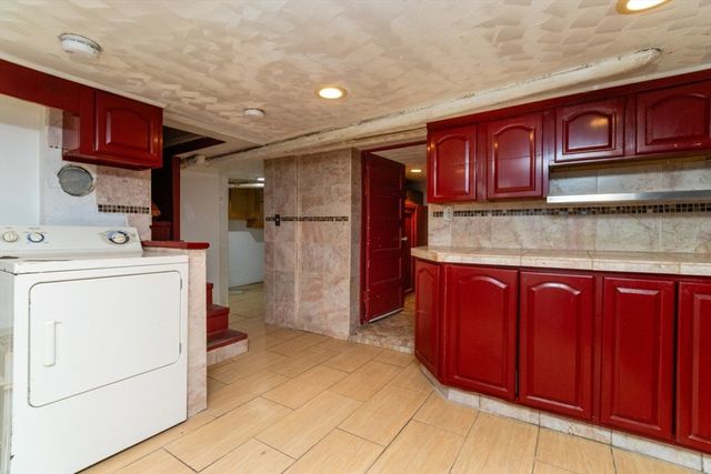 527 North Warren, Brockton, MA 02301