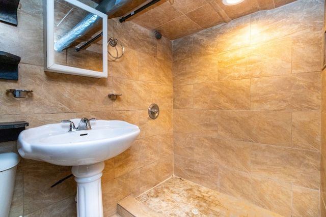 527 North Warren, Brockton, MA 02301