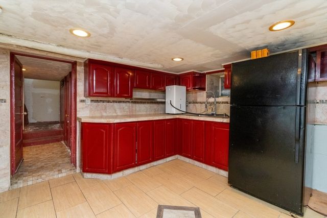 527 North Warren, Brockton, MA 02301